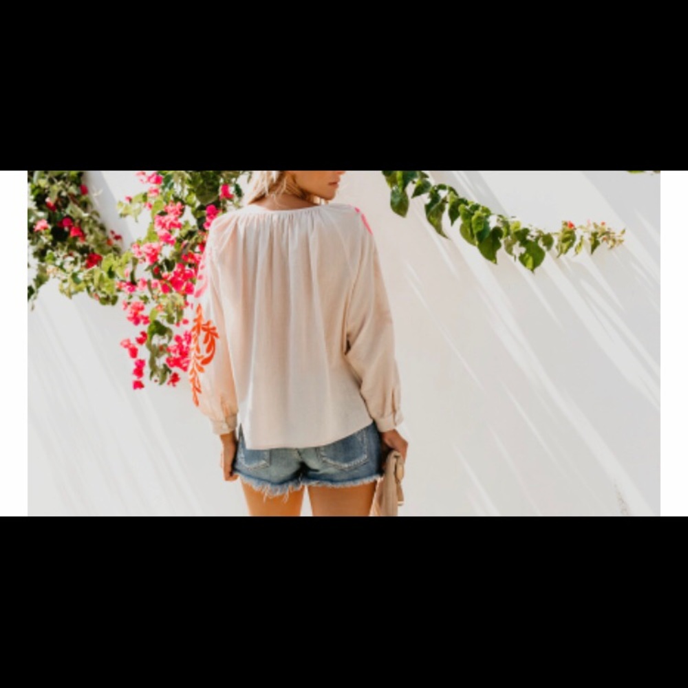 Embroidered blouse - Picture 2 of 4